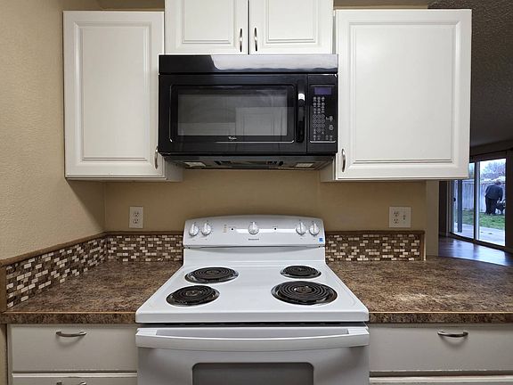 3rd image of 404 Belle Ave #2