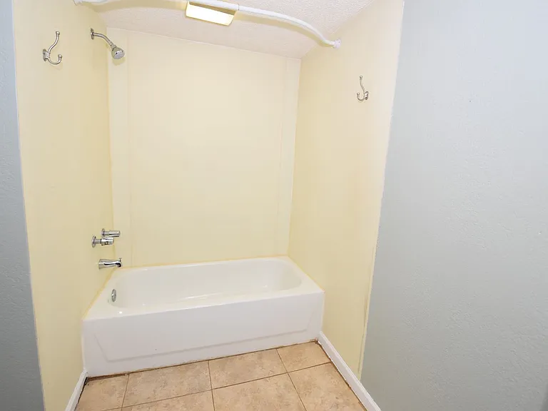 1327 Corby Blvd — Photo 14
