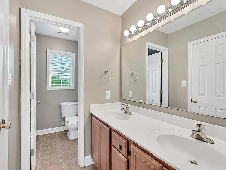 324 Beacon Ln — Photo 10