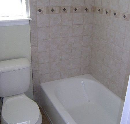 4th image of 1702 Chaucer Dr