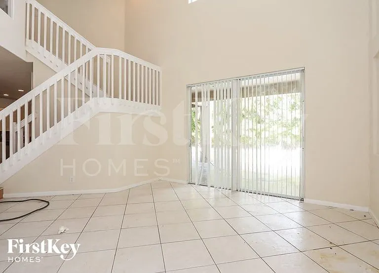 16337 SW 15th St — Photo 3