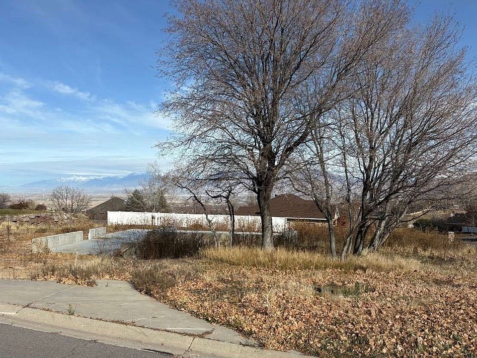1st image of 312 W Haleys Lookout