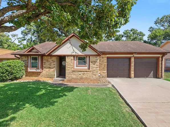 9911 El Chaco St, Baytown, TX 77521