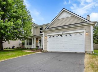 255 Hampton Rd, Sugar Grove, IL 60554