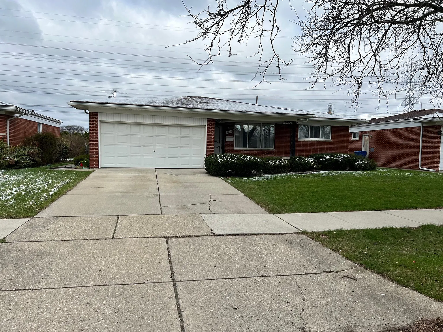 3 bed, 1.5 bath, 1453 sqft, $2,200 — Photo 2