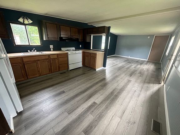 3rd image of 136 Wesler Dr #56