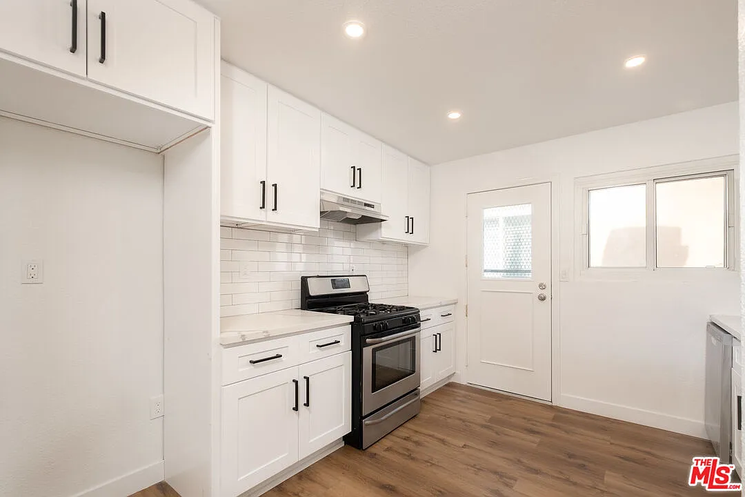 4 bed, 1100 sqft, $3,595 — Photo 4