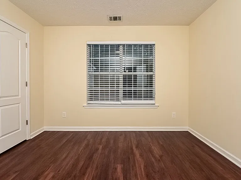 406 Summer Hill Cir — Photo 14