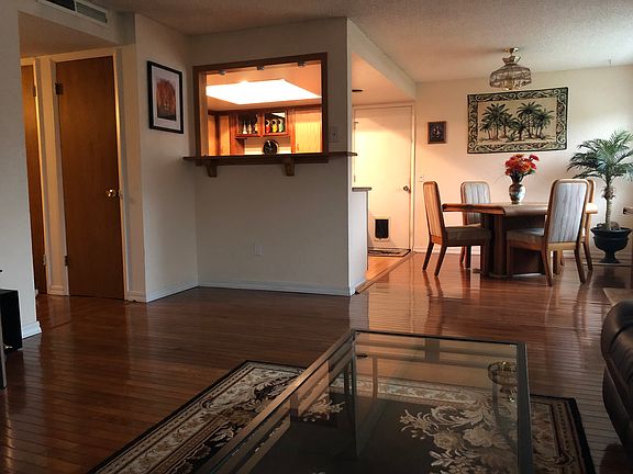 3rd image of 1622 21st St NE