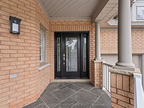 2nd image of 30 Orchard Park Gate