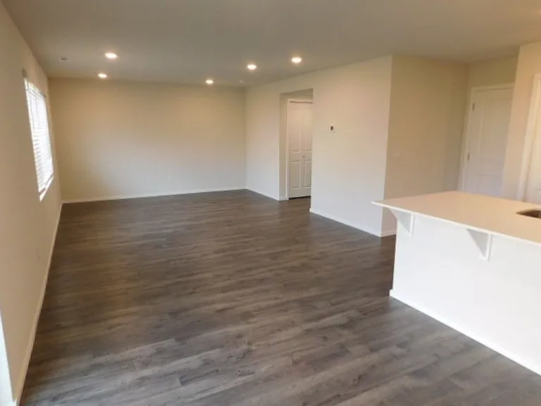 4737 Navigation Ave NE — Photo 29