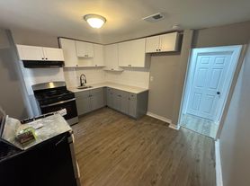 275 S 7th St