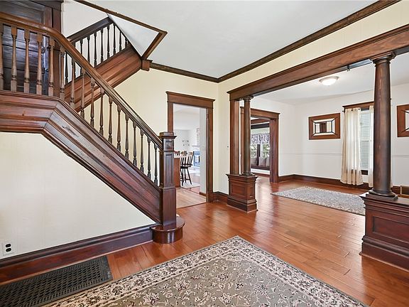 5th image of 221 S Mercer Ave