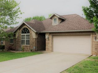 3883 S Hillsdale Ave, Springfield, MO 65807