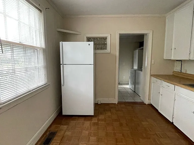601 Elm Ave — Photo 7
