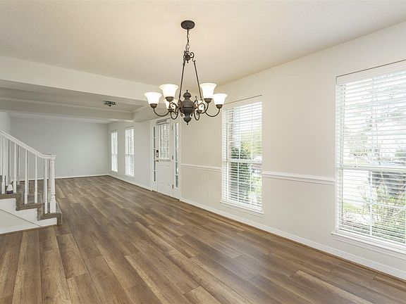4th image of 9808 Pinebrake Ct