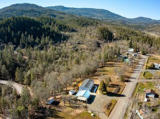 25 Long Branch Rd, Eagle Point, OR 97524