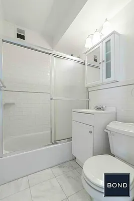 Rented by Bond New York | media 9