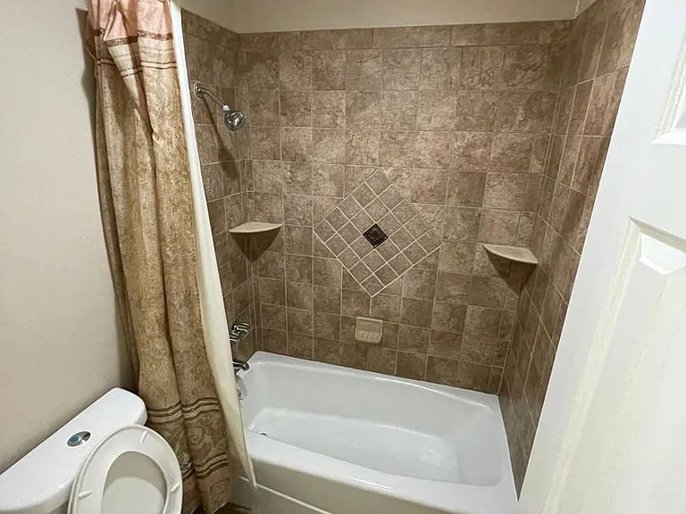 5604 Kenilworth Cir — Photo 18