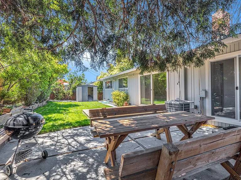 761 San Carlos Ave — Photo 31