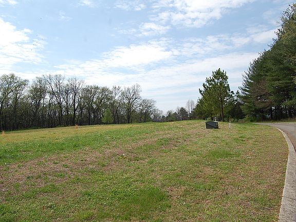 5th image of 2 Riverbend Trl