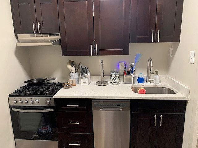 2nd image of 4016 Spruce St APT 1F