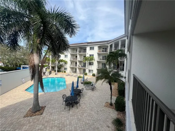 1100 Pine Ridge RD #B206, NAPLES, FL 34108