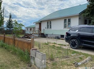 241 3rd St W, Mankota, SK S0H2W0