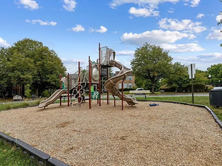503 Palmtree Dr #10 — Photo 8
