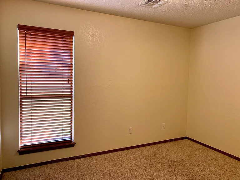 1419 Pickford Ln — Photo 27