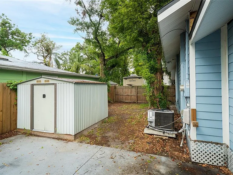 6704 N Taliaferro Ave — Photo 9