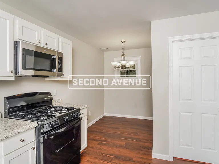 3030 Greenwood Ave — Photo 4