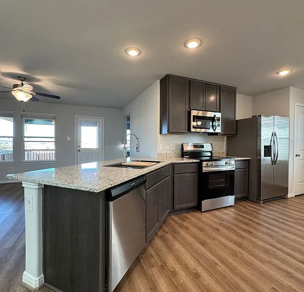 11131 Hollinger Cir — Photo 1