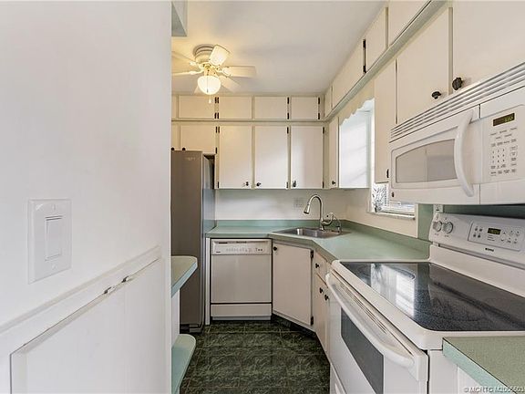 5th image of 1941 SW Palm City Rd APT B