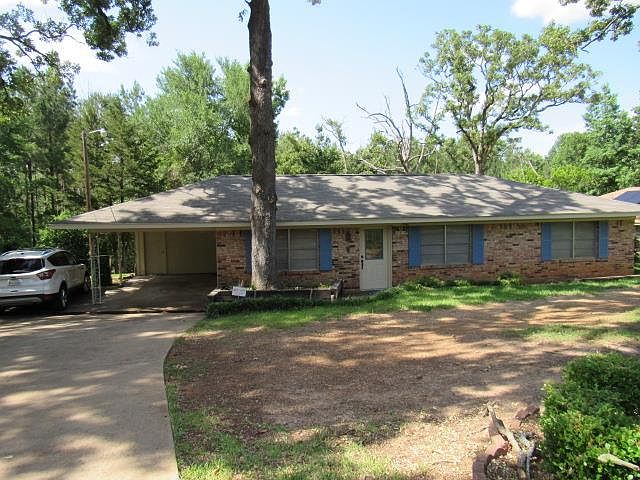 1st image of 205 Lone Oak Dr