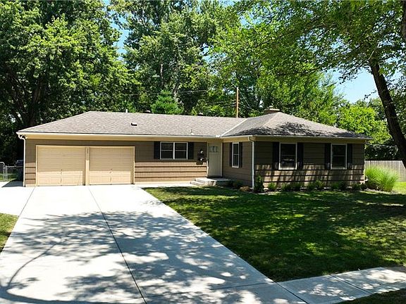 2nd image of 10409 Reeds Dr