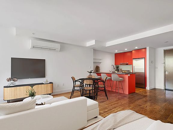 3rd image of 954 Bergen St APT 2A