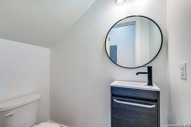 531 Essex St #202 — Photo 16