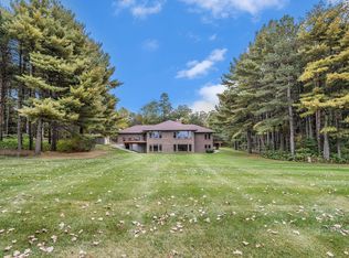 48820 29 1/2 St, Paw Paw, MI 49079