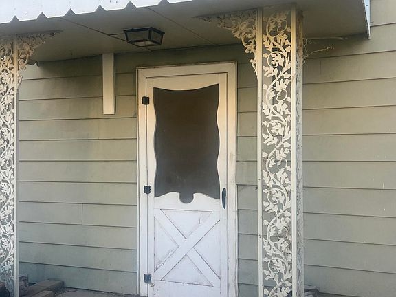 2nd image of 325 Chase Creek St