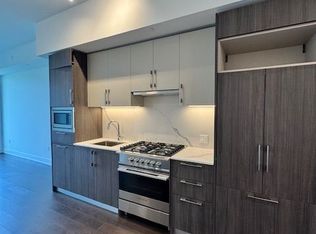 8 Manor Rd W #805, Toronto, ON M5P 1E7