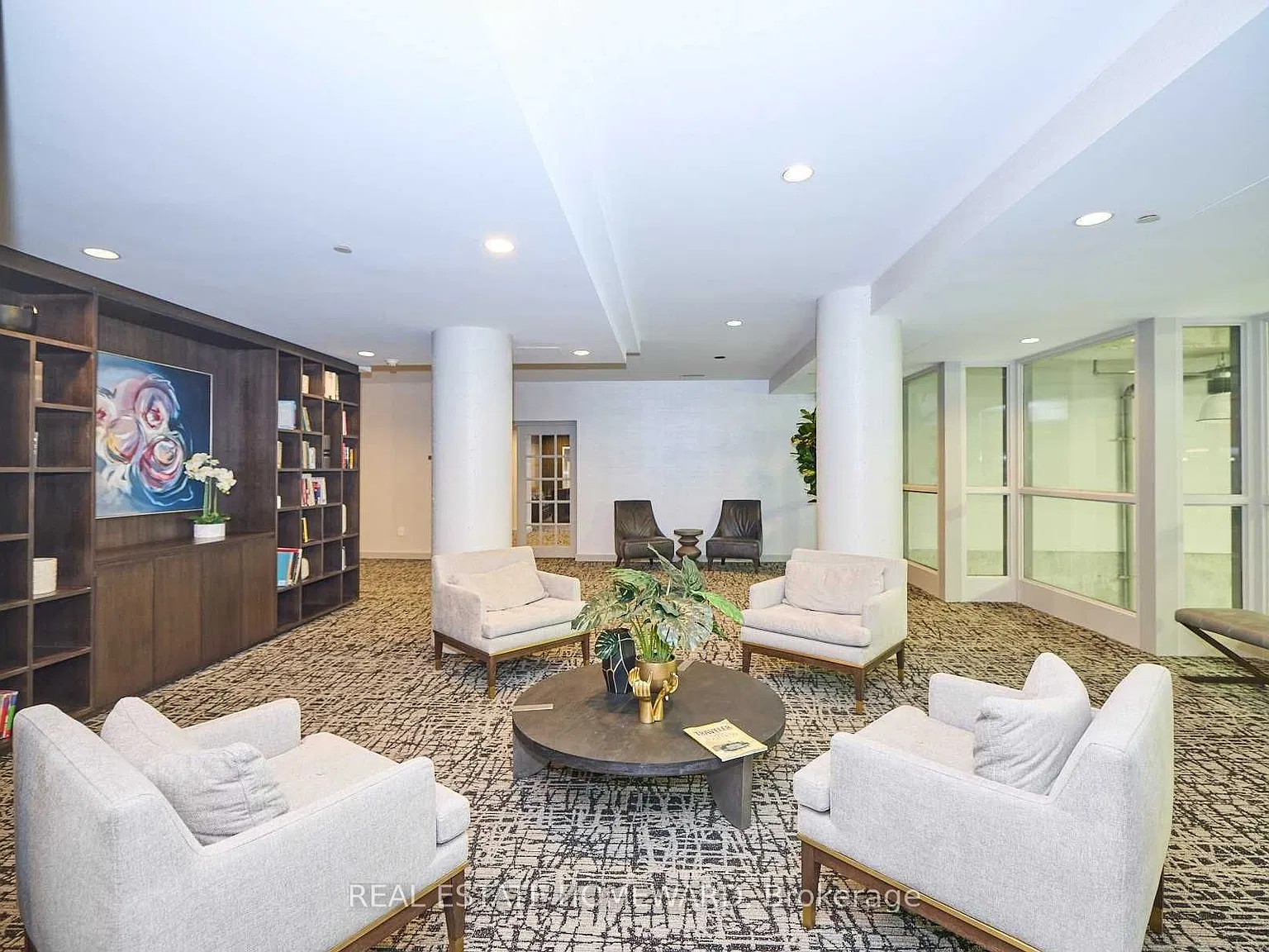 L'Esprit Condominiums on Maitland — Photo 3