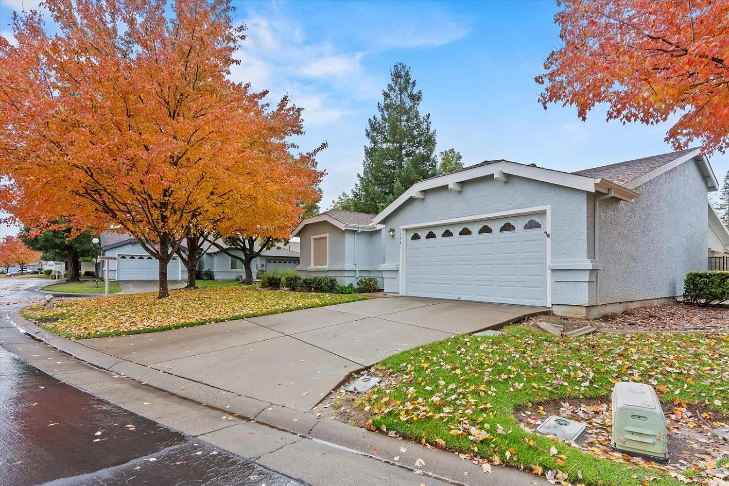 7598 Sunmore Ln photo 1
