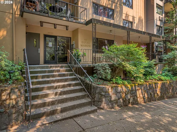 2021 SW Main St Unit 22, Portland, OR 97205
