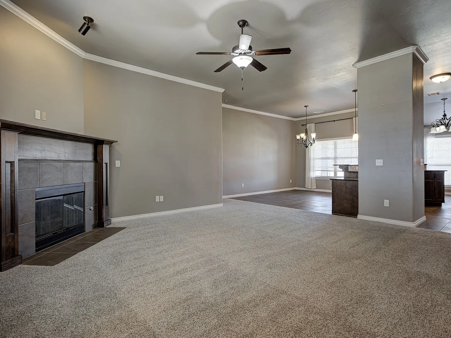 4 bed, 1907 sqft, $2,200 — Photo 3