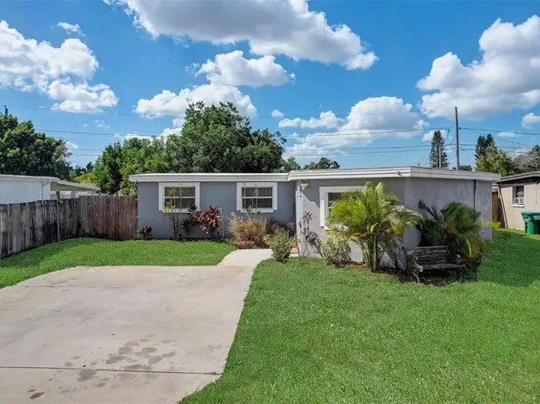 9218 86th St, Seminole, FL 33777
