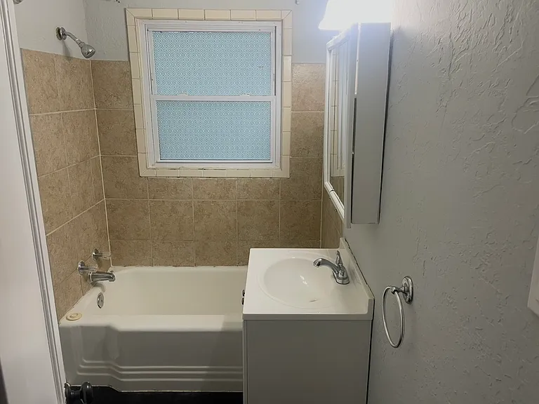 3728 S Norwood Ave — Photo 8