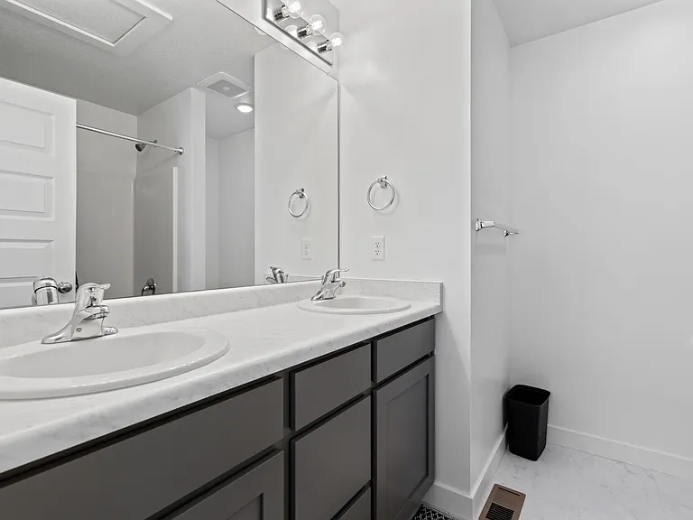 1146 S Redwood Rd #H-801 — Photo 17