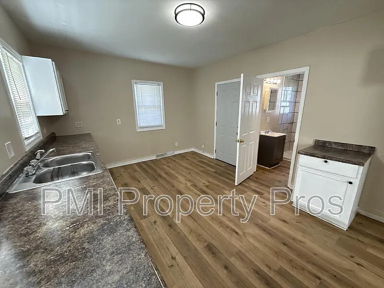 2945 N 23rd St — Photo 13