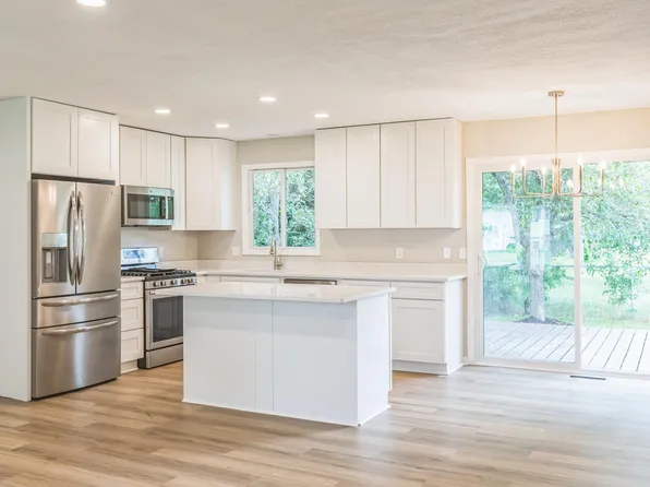 7725 Dupont Ave N, Brooklyn Park, MN 55444